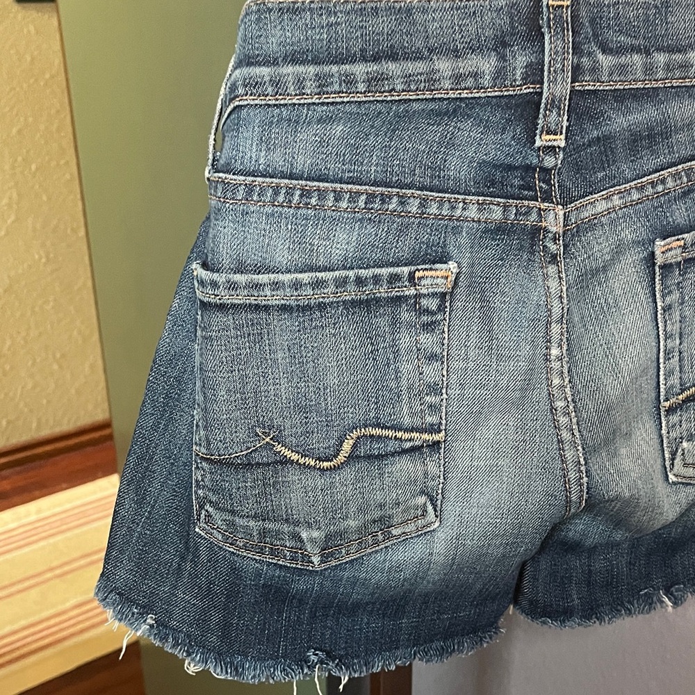 7 For All Mankind Blue Jean Shorts with zipper front pockets Sz 26💚 - Picture 6 of 12